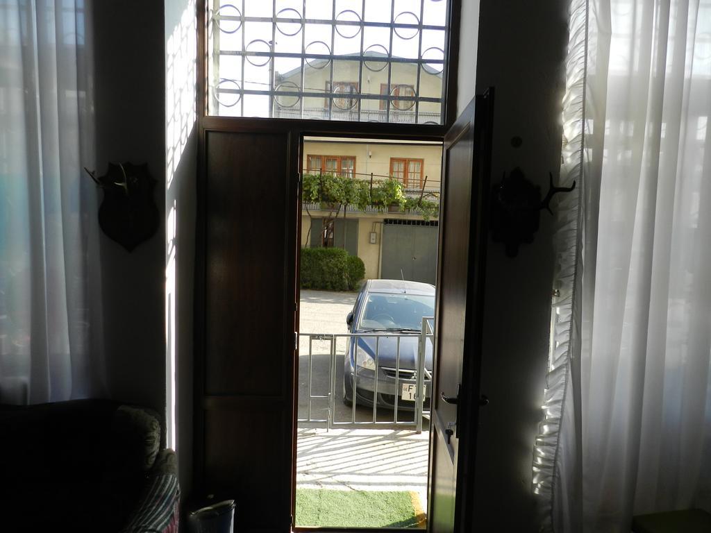Apartment Retro Tbilisi Bagian luar foto